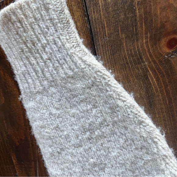 SOLD. Vintage LL Bean Wool Blend Sweater Large - Picture 7 of 11